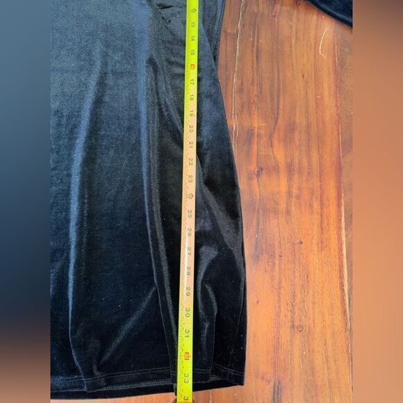 FOREVER 21 Velvet Mini Dress Women’s Black V-Neck Evening Elegant Party nwt sz L - Picture 5 of 9